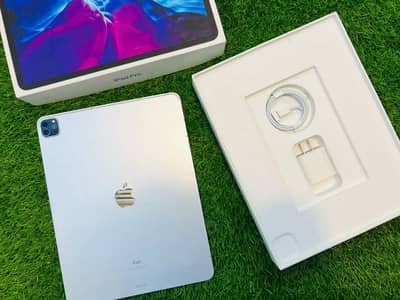 iPad pro m1 4th Gen 128gb 2020 with full box for sale me