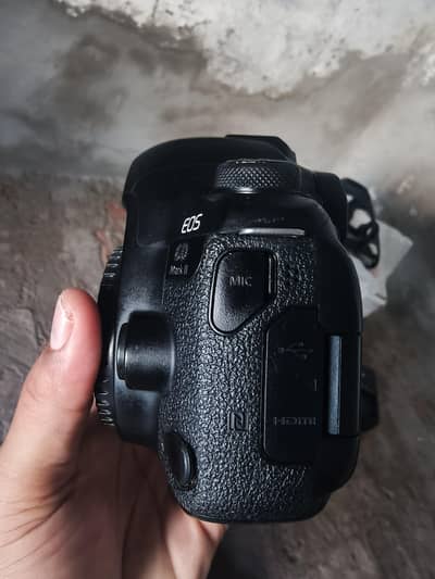 6d mark ii 6d mark 2 with bettery charger strpe and grip with box