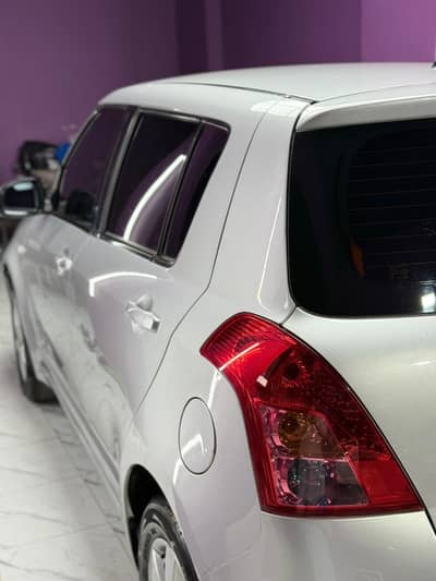 Family Used Car Bonut is Changed due to a pot Fallin frm plaza