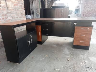 selling 3/6 office table set