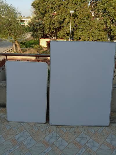2 Whiteboards
