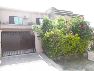 Need a maid OR couple for small family in AECHS Rwp