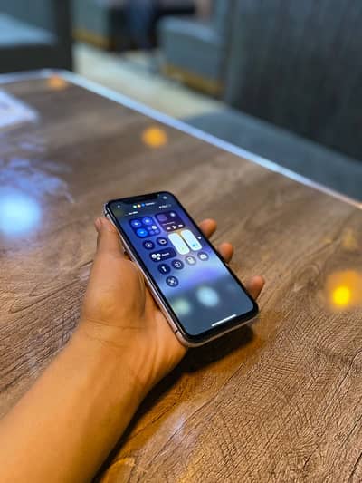 Apple iPhone XR 64 jb factory unlock