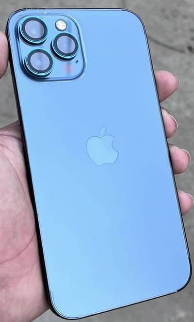 iPhone 12 Pro Max. 10/10