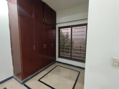 10 Marla upper portion available for rent in Bahria Town phase 2