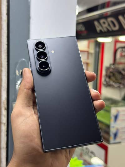 samsung galaxy z fold 7 | 12gb \ 512gb ram | esim | 10\10 | with box