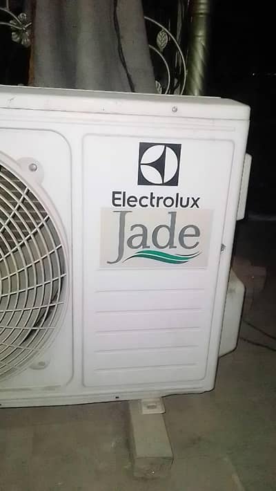 Electrolux air conditioner for sale used like a new 03007385776