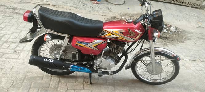 bike bilkul saf he is nbr p call krna,0,3,1,3,8,7,0,5,2,1,2