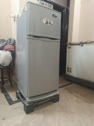 Dawlance Refrigerator 10 out 10 condition