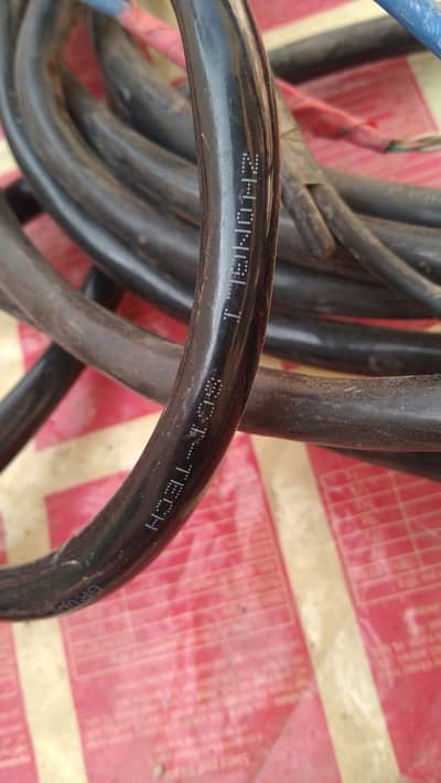 DC cable black 20 say 21 guaz and white DC cable around 15 guaiz in co