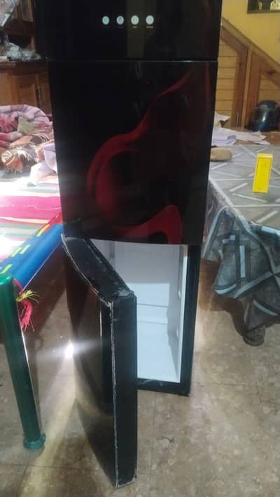 pel water dispenser great condition 10/10 working