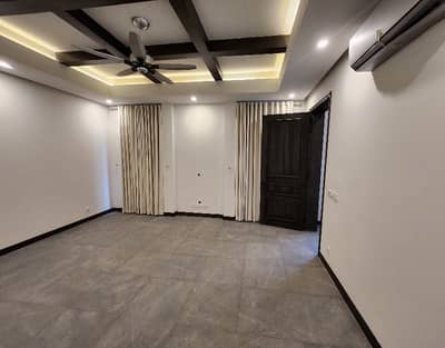 Brand New Luxury 8 Bedroom House With Swimming Pool