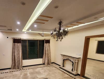 Beautiful 6 Bedroom 2 Gate 2 Kitchen House