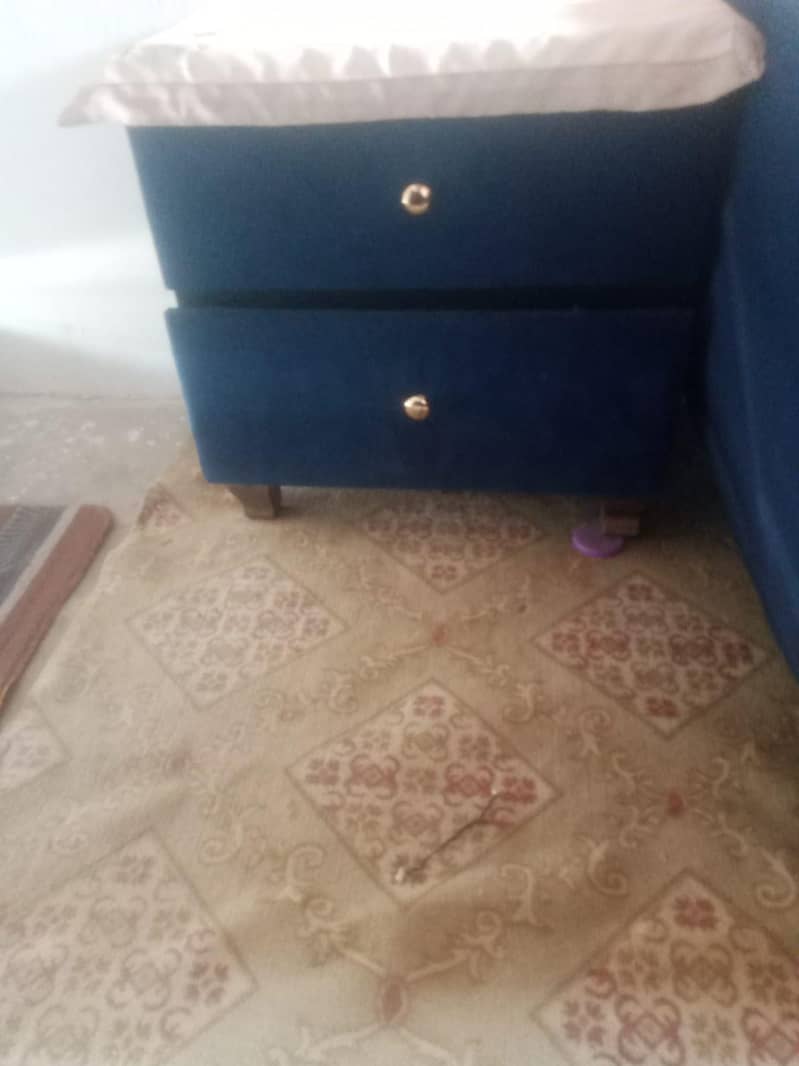 bed set with side table 2