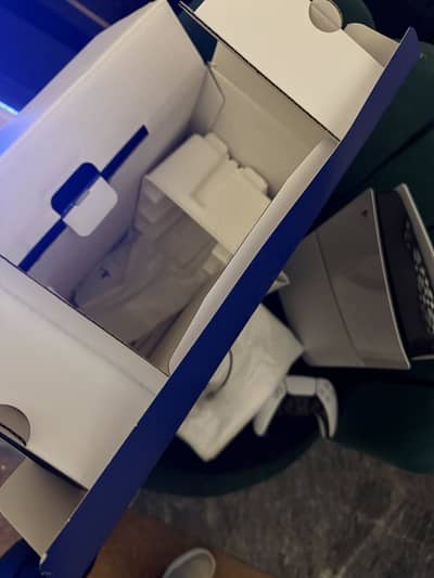 Play station 5 like new