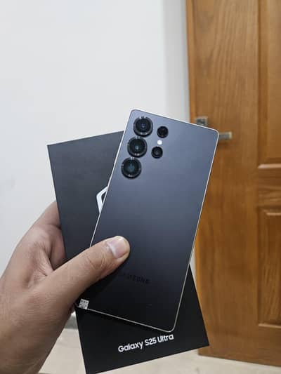 S25 Ultra 12/256 Approved 10/10 with Original Box and Cable