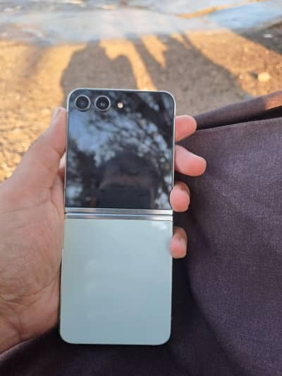 Samsung ZFLIP 5 5g 256 gb all ok phone sim time available