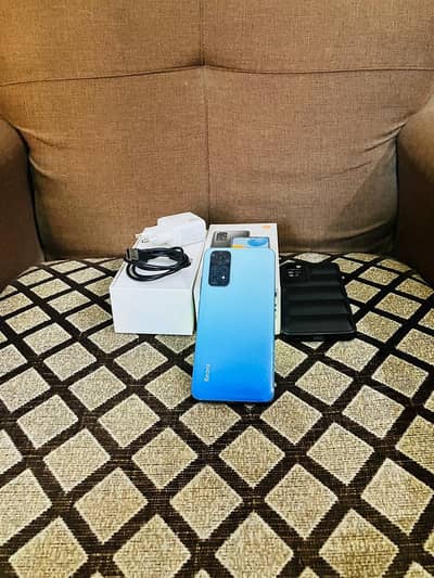 Redmi note 11 6+2/128 with box and charger
