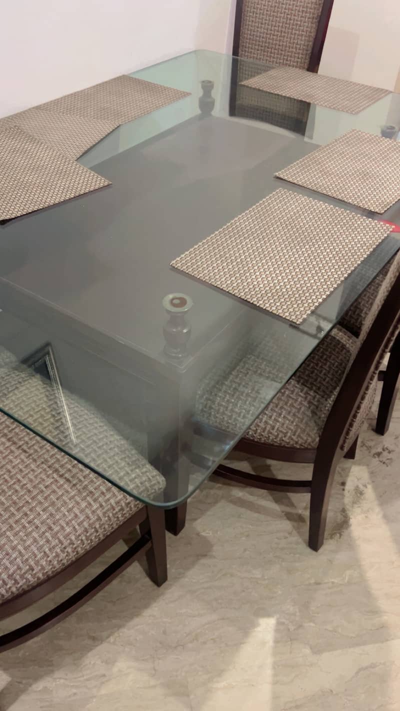 Dining table - 4
