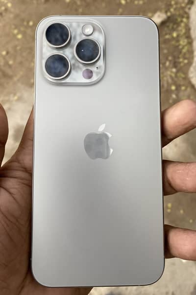 iPhone 15 pro max natural titanium