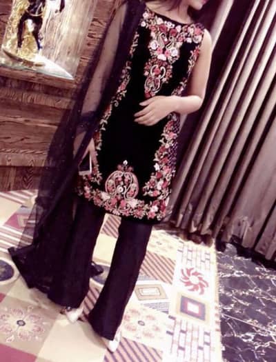 3-piece  threads and motifs  dress.