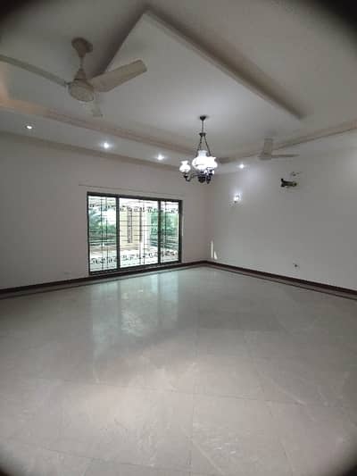1 Kanal Beautiful Upper Floor Available For Rent Near All Facilities