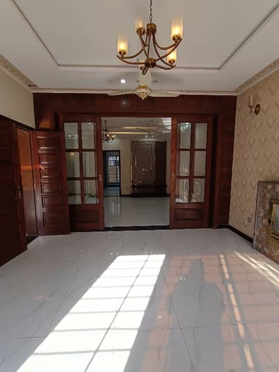 1 Kanal Beautiful Lower Portion Available For Rent Near All Facilities