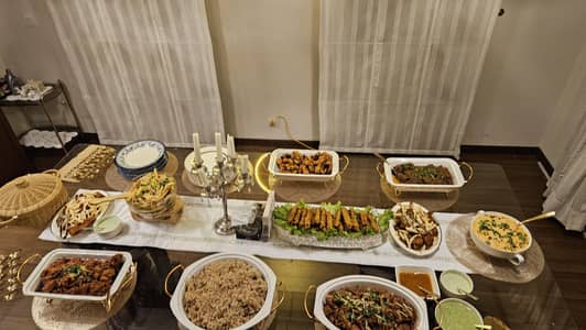 گھر کیلے کک چاہیئے