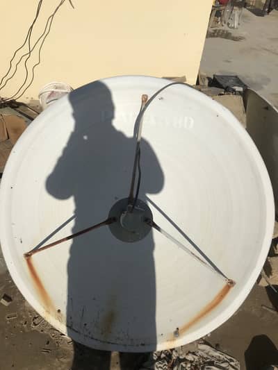 2 Dish antennas and lnb 2 India,pakistan