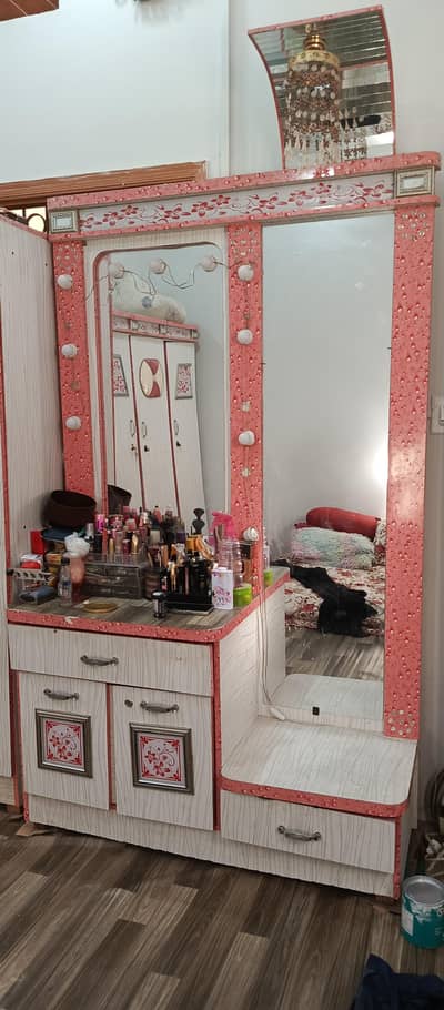 Almari +divitor+singharmez