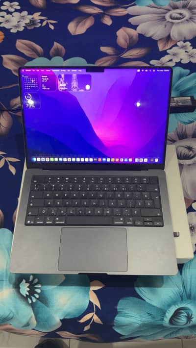 For Sale – Apple MacBook Pro M5 | Space Black