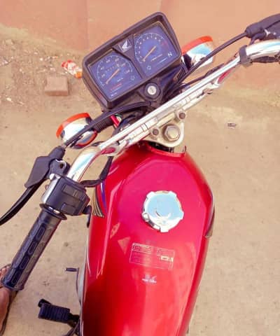 Honda CG 125 2016 model 03262107955 my WhatsApp number