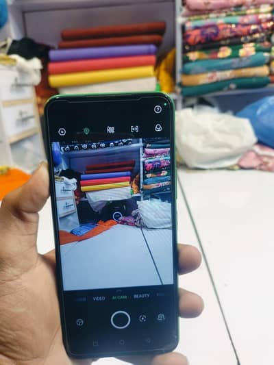 6/128 gb pta bas touch break ha thora sa bakii all okay mobile