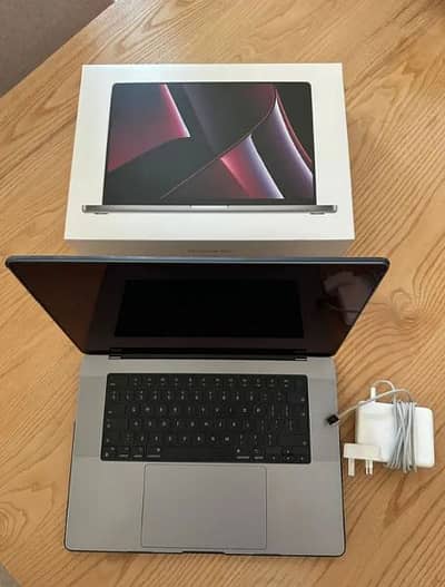 Apple MacBook pro M2 Max 1tb