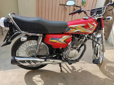 honda 125 red coloure 24/25 modal for sale
