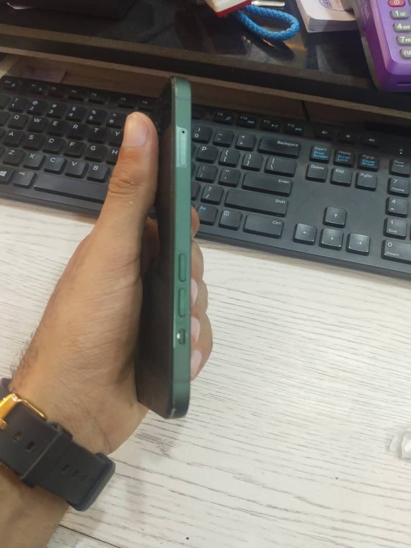 Iphone 13 simple 6