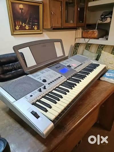 yamaha E403 professional keyboard roland piano