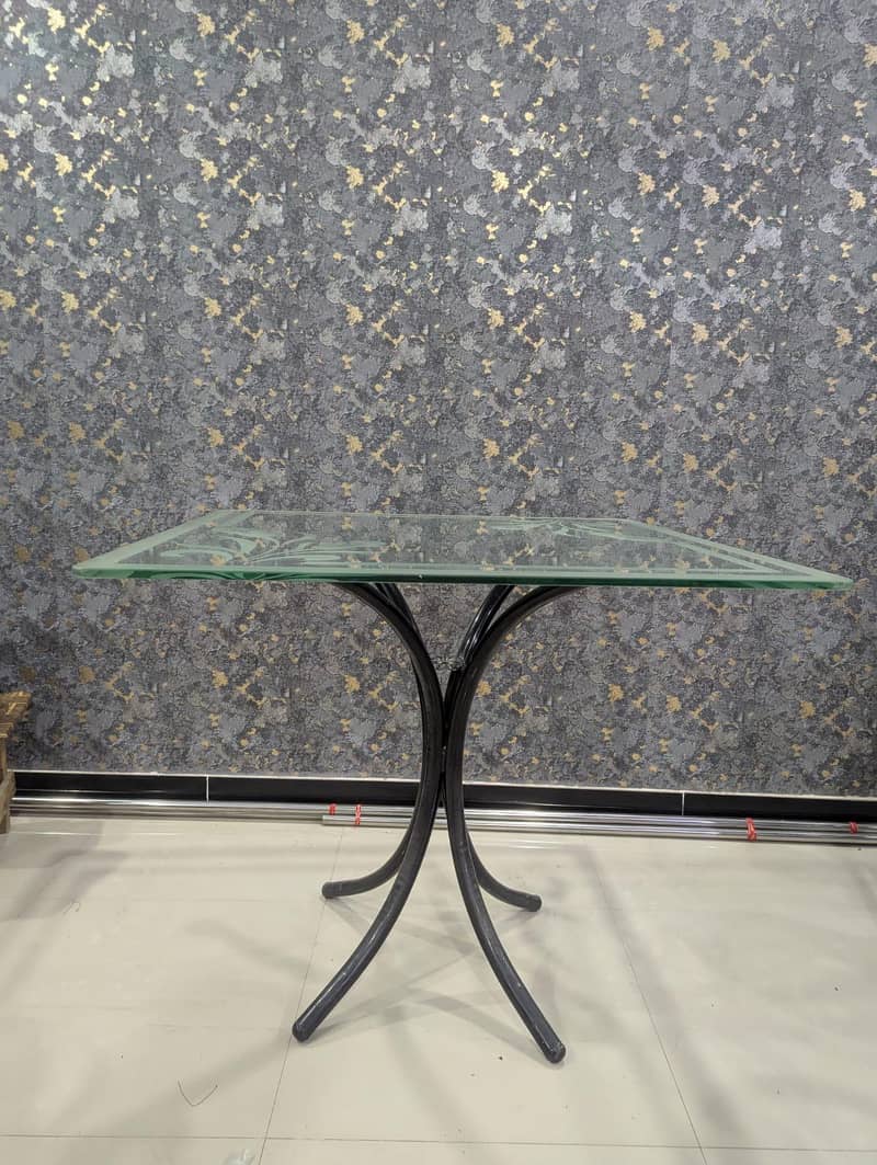 Beautiful dining table 0