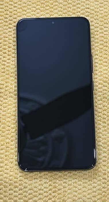 Samsung Galaxy S22 8GB / 128GB – 10/10 – Non-PTA