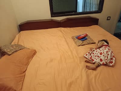 2 single bed with mattress