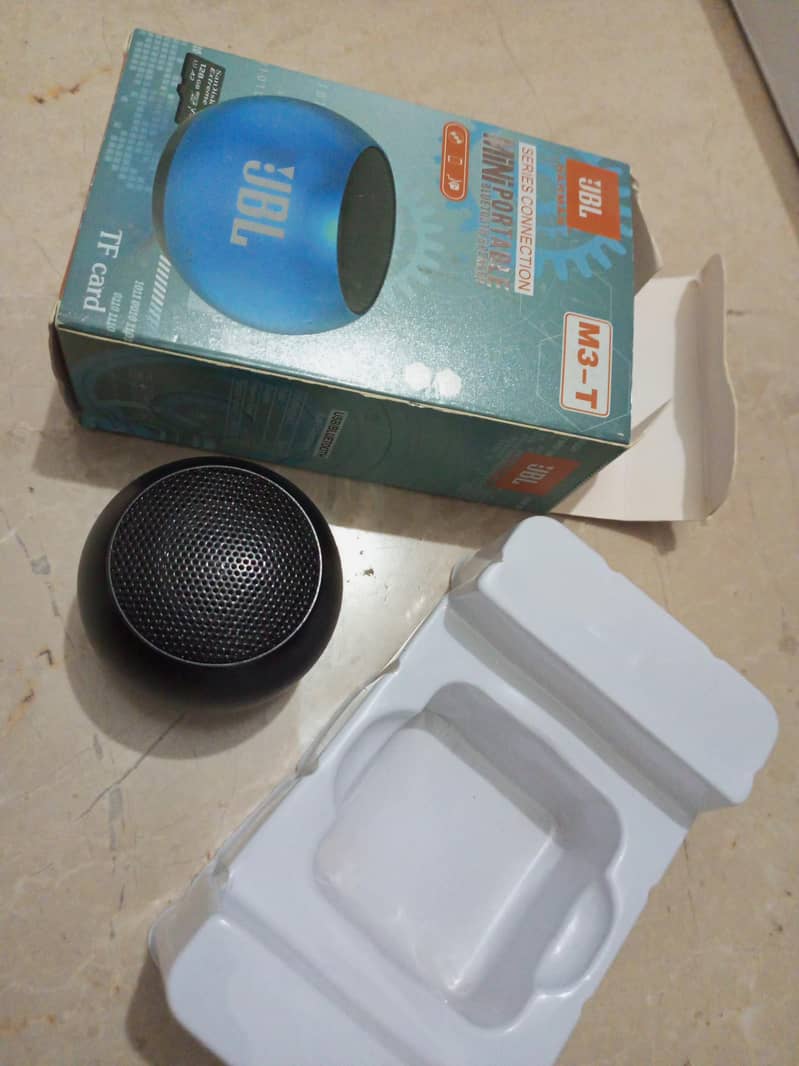 mini speaker 0