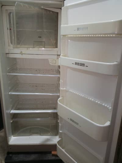 DAWLANCE REFRIGERATOR