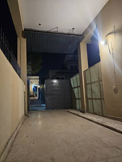 1kanal open basement available for rent