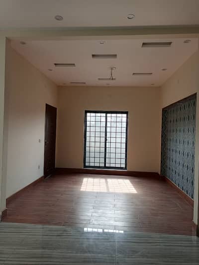 4 MARLA UPPER PORTION AVAILABLE FOR RENT IN MILITARY ACCOUNT HOUSING SOCIETY COLLEGE ROAD LAHORE .