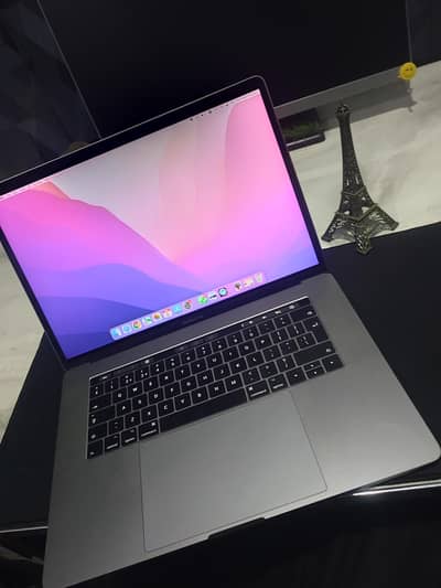 MacBook Pro 15 inch  2017