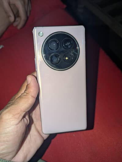 Infinix zero 40 Ram 16 GB 256 storage