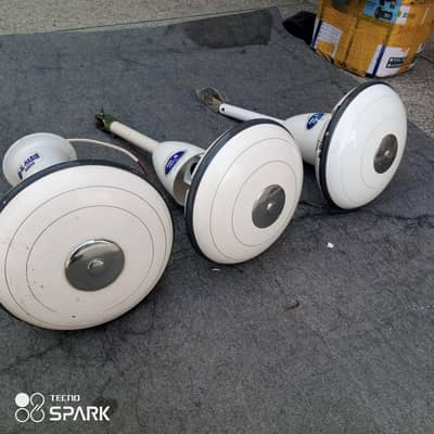 Fan for sale in lush condition .