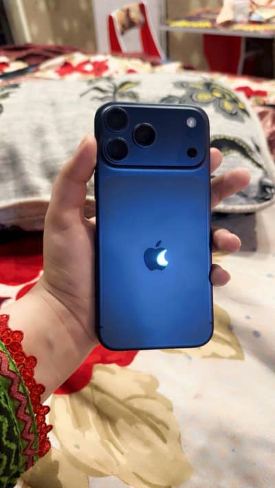 iphone 17 pro max, with original box ,cable