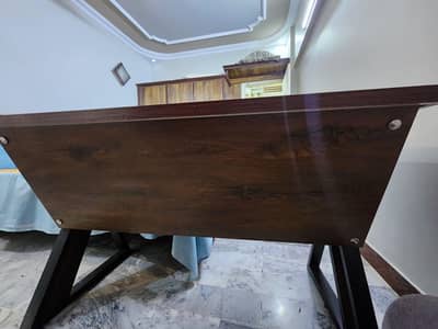 Office Table with Chair – Modern Design | Good Condition