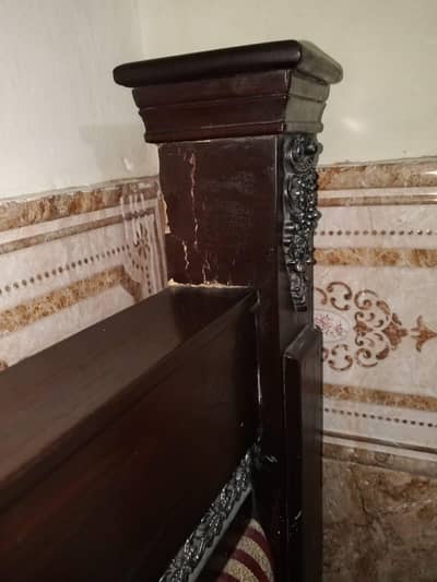 Bed+ dressing table urgent for sale